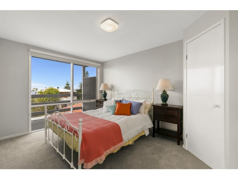 1 Shirley Court, Cowes VIC 3922
