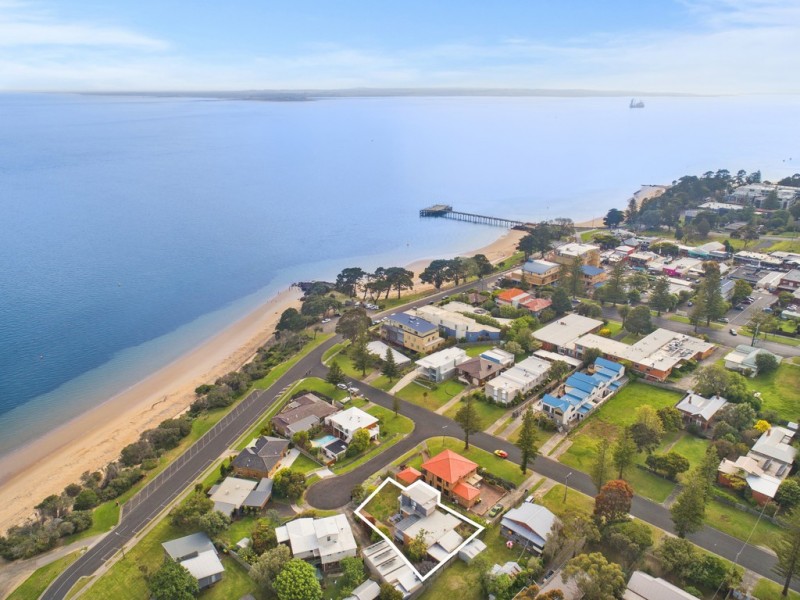 1 Shirley Court, Cowes VIC 3922