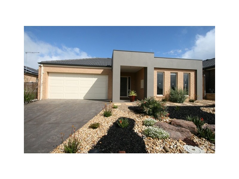 18 Wagtail Way, Cowes VIC 3922
