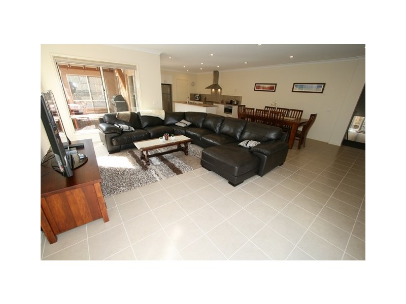 18 Wagtail Way, Cowes VIC 3922