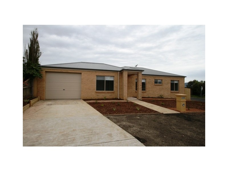 1/2 Acacia Close, Cowes VIC 3922