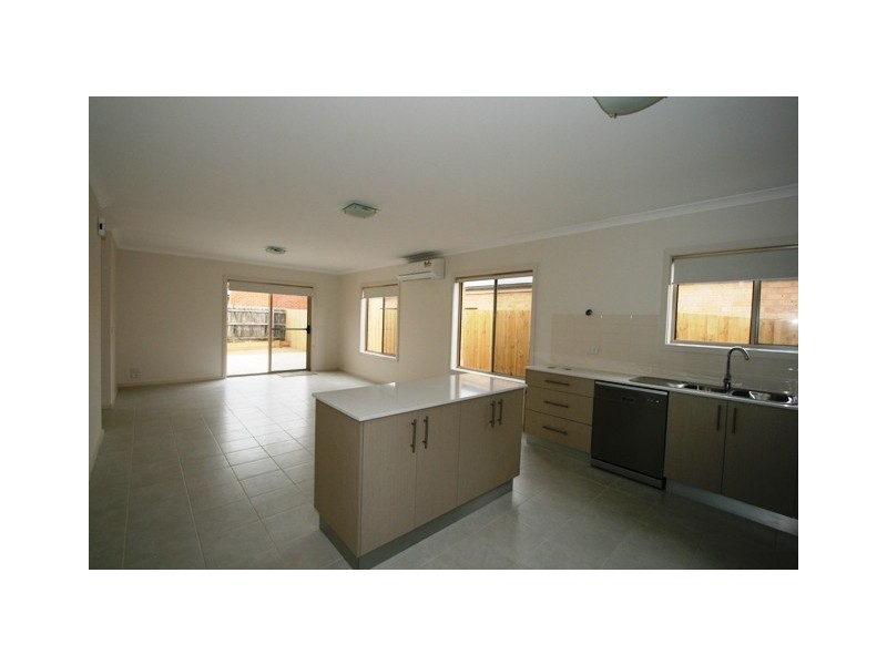 1/2 Acacia Close, Cowes VIC 3922