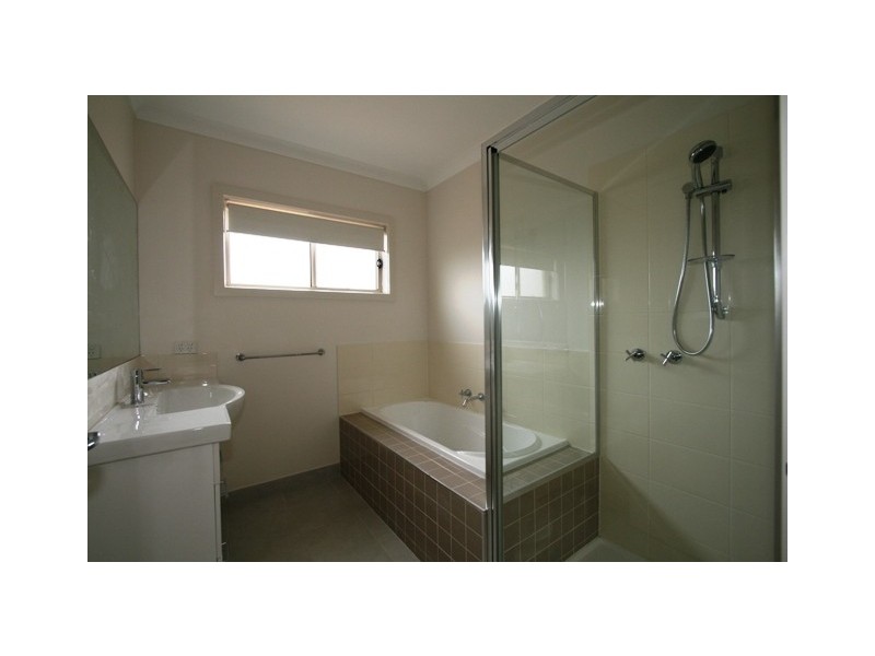 1/2 Acacia Close, Cowes VIC 3922