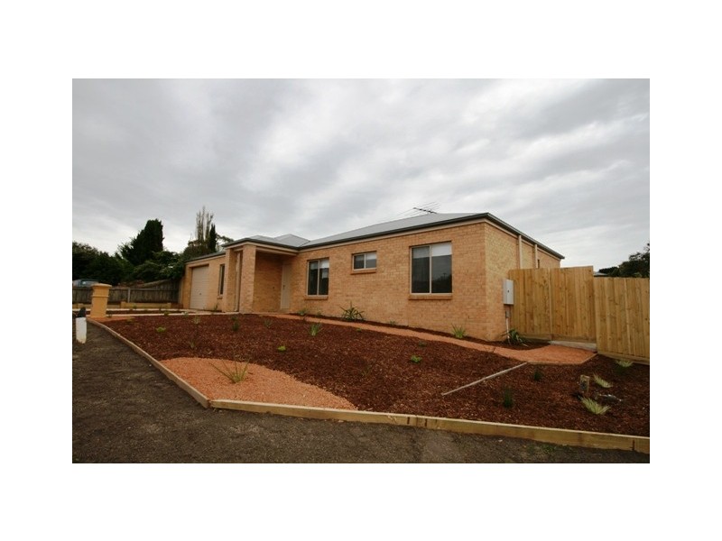 1/2 Acacia Close, Cowes VIC 3922