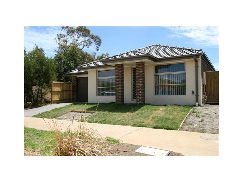 20 Rosella Grove, Cowes VIC 3922