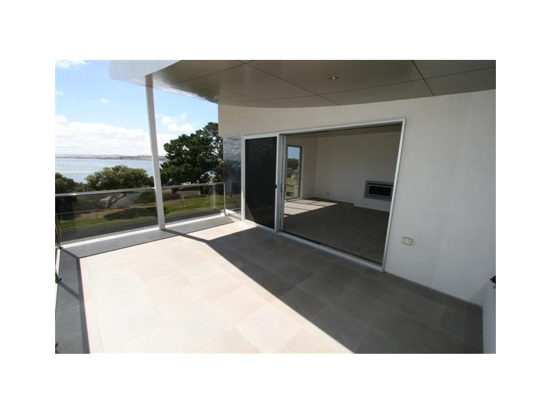 12A Seaview Street, Newhaven VIC 3925