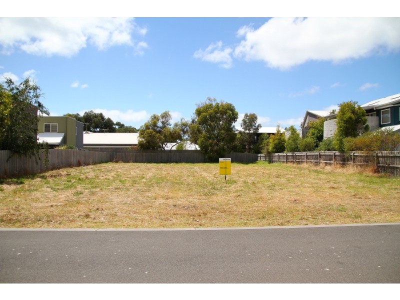 4 Moore Street, Silverleaves VIC 3922