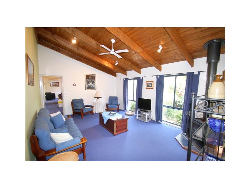 98 Teddy Bear Lane, Cowes VIC 3922