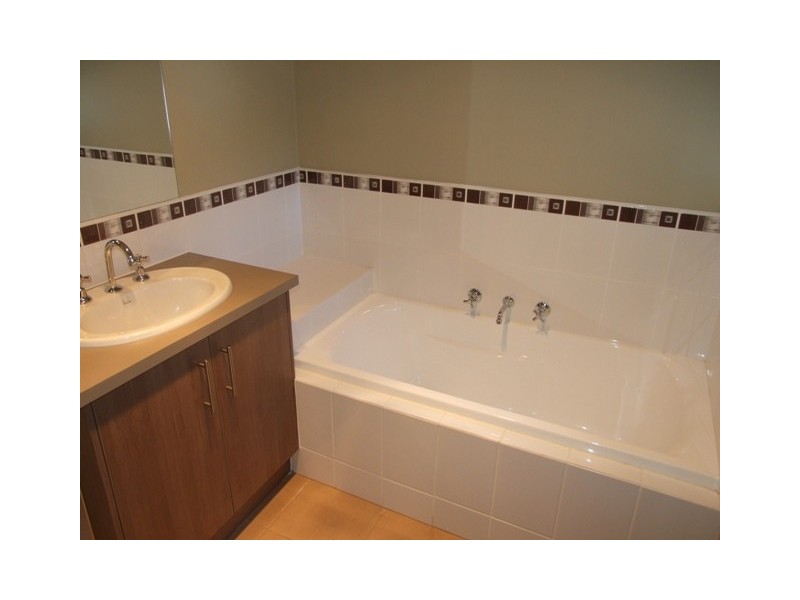 2/81 McKenzie Road, Cowes VIC 3922