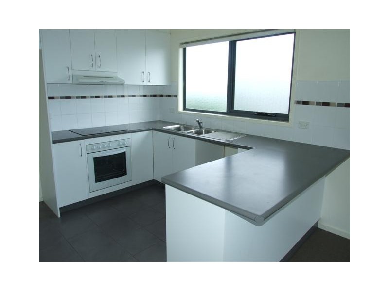 2/28 Malcliff Road, Newhaven VIC 3925