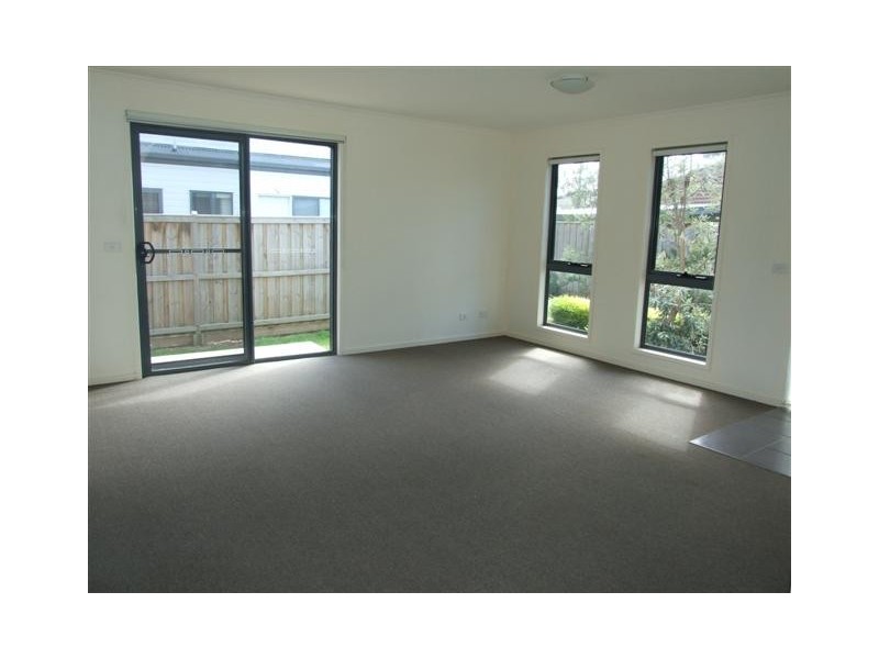 2/28 Malcliff Road, Newhaven VIC 3925