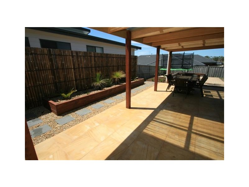 17 Lomandra Drive, Cowes VIC 3922