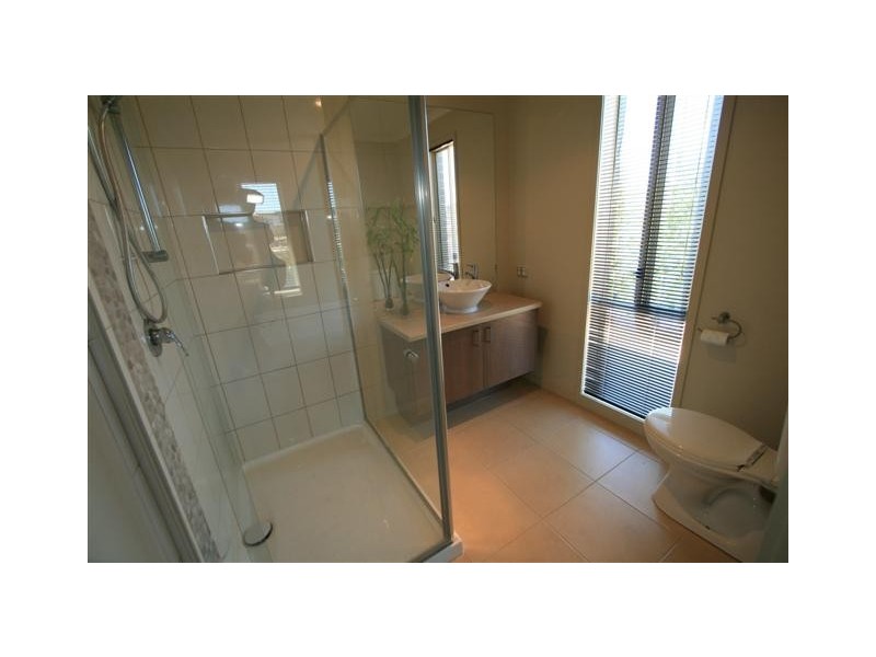 17 Lomandra Drive, Cowes VIC 3922