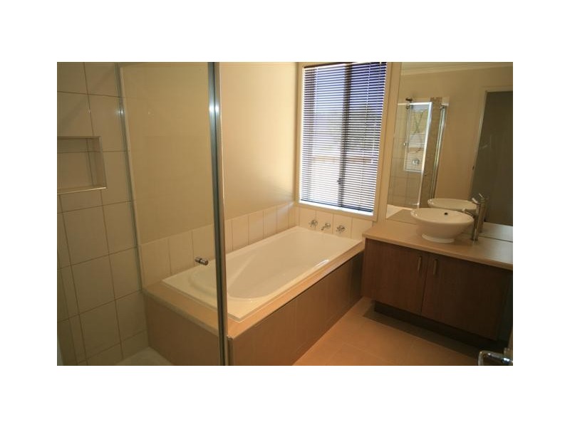 17 Lomandra Drive, Cowes VIC 3922