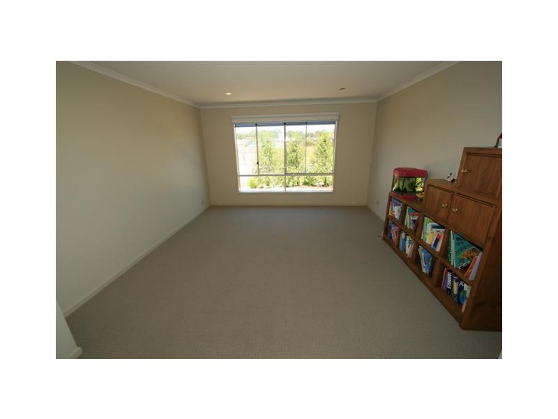 17 Lomandra Drive, Cowes VIC 3922