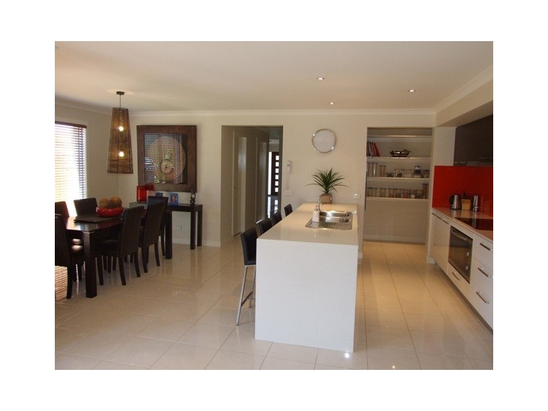 32 Halcyon Avenue, San Remo VIC 3925