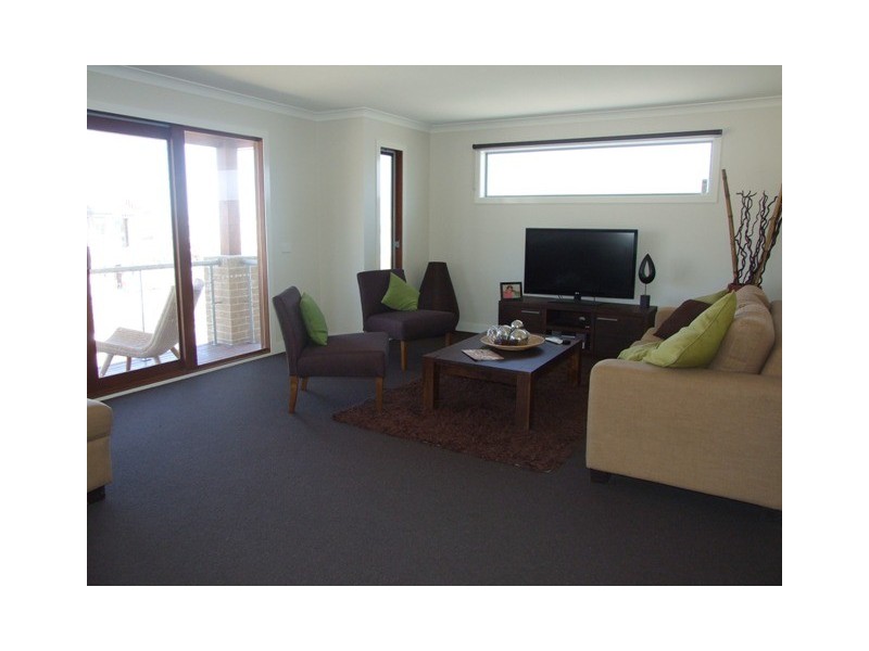 32 Halcyon Avenue, San Remo VIC 3925