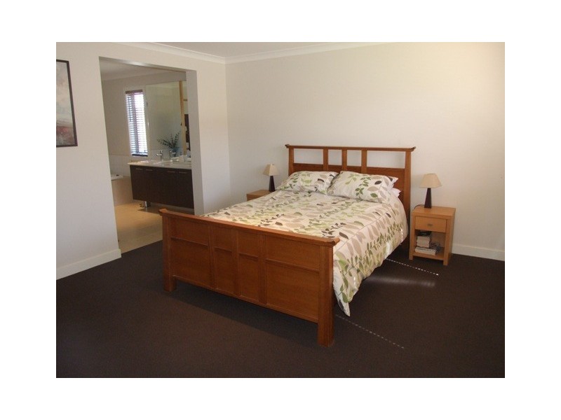 32 Halcyon Avenue, San Remo VIC 3925