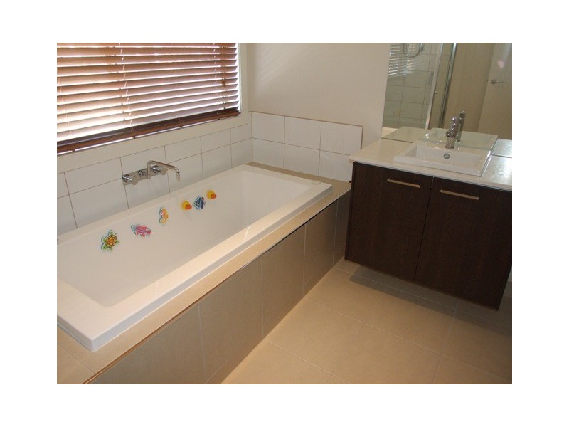 32 Halcyon Avenue, San Remo VIC 3925