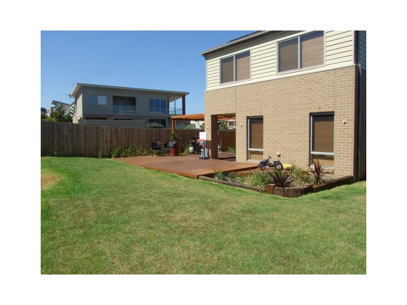 32 Halcyon Avenue, San Remo VIC 3925