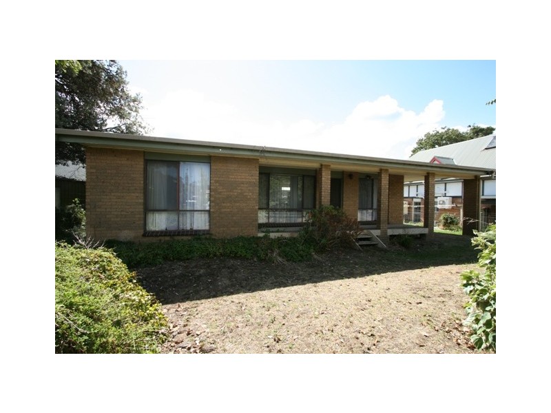 8 Chapel Street, Cowes VIC 3922