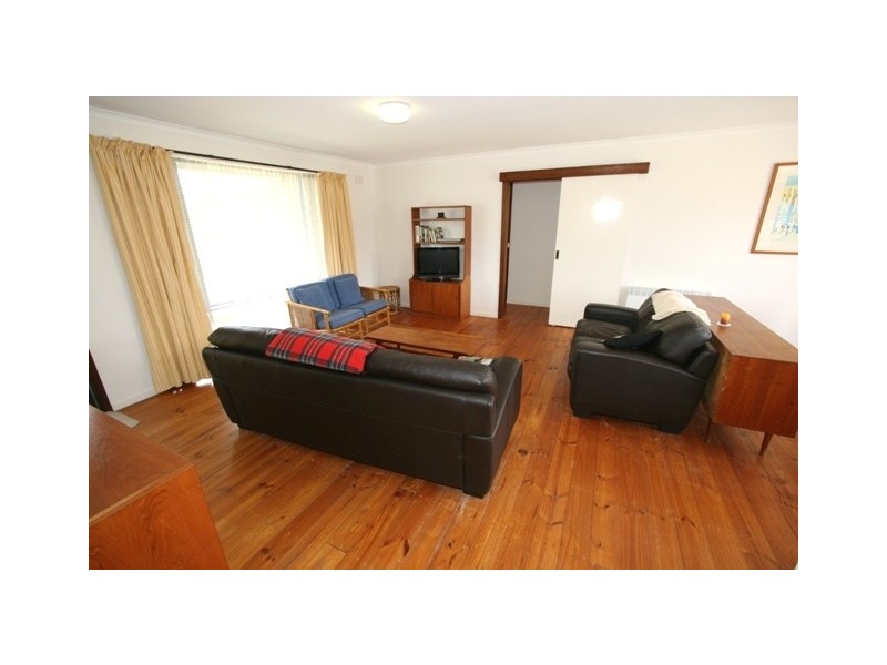 8 Chapel Street, Cowes VIC 3922