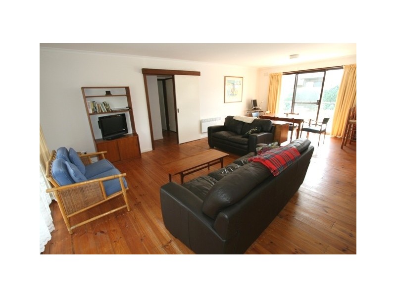 8 Chapel Street, Cowes VIC 3922