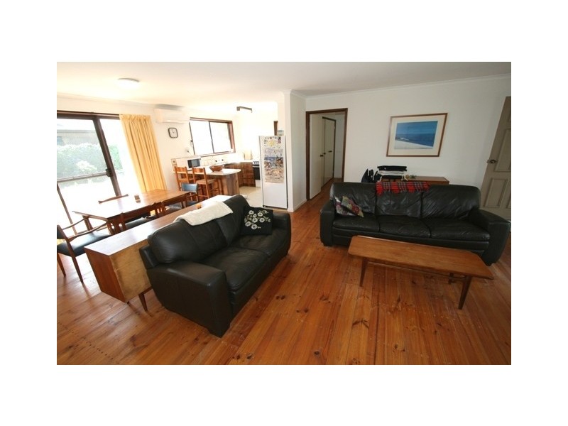 8 Chapel Street, Cowes VIC 3922