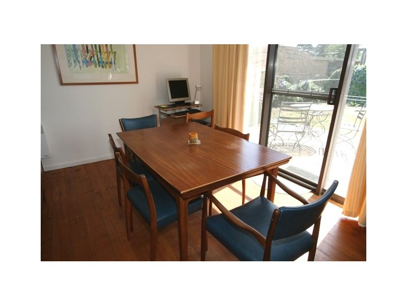 8 Chapel Street, Cowes VIC 3922