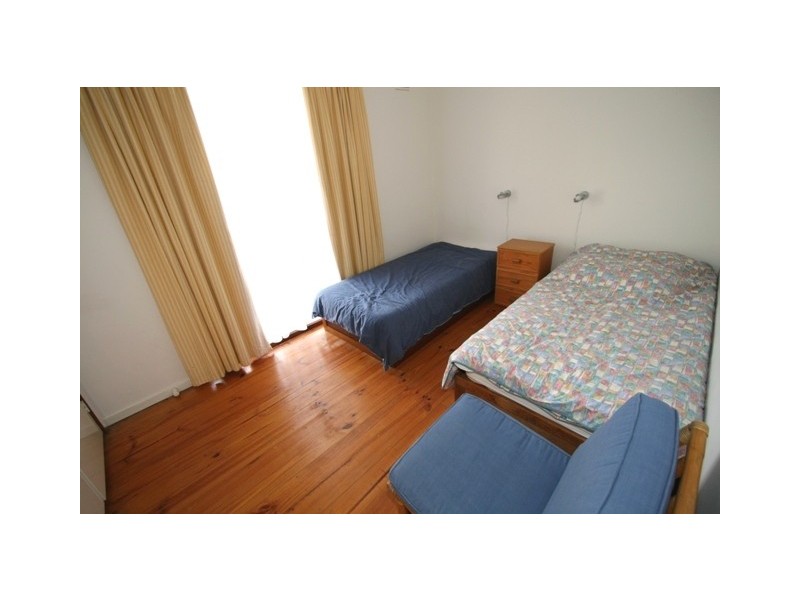 8 Chapel Street, Cowes VIC 3922