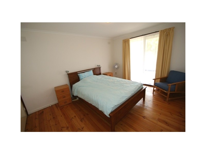 8 Chapel Street, Cowes VIC 3922