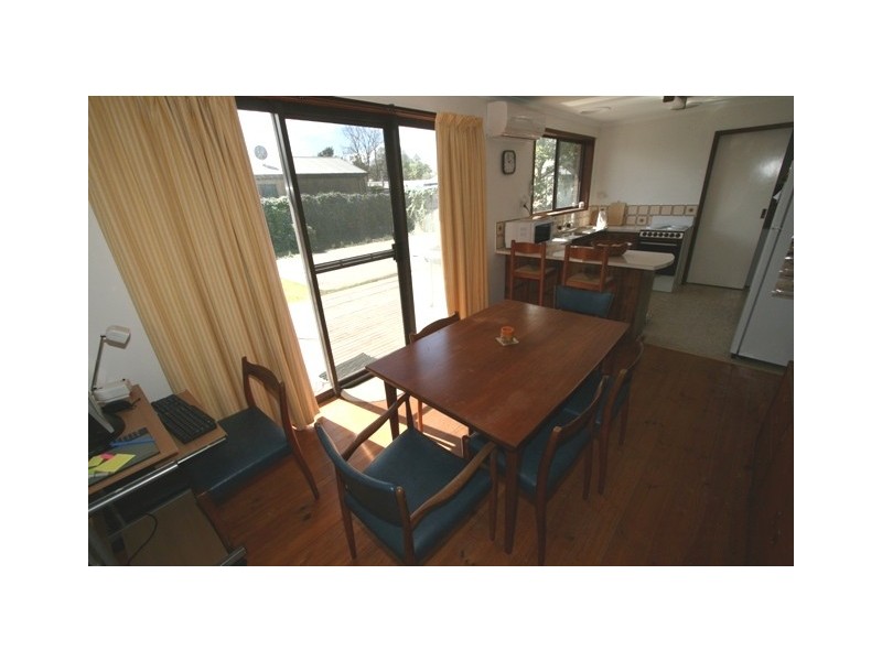 8 Chapel Street, Cowes VIC 3922