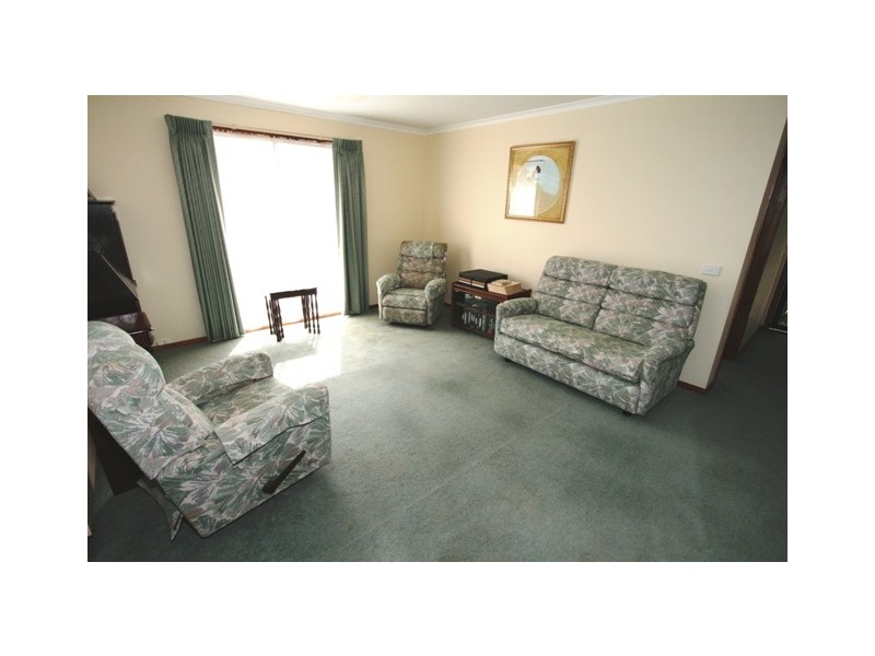 17 Rita Avenue, Cowes VIC 3922