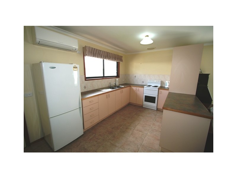 17 Rita Avenue, Cowes VIC 3922