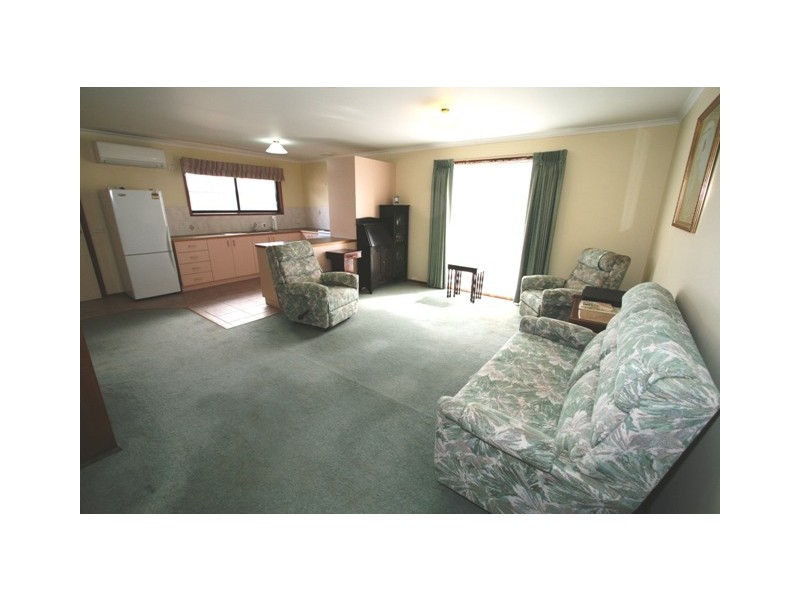 17 Rita Avenue, Cowes VIC 3922