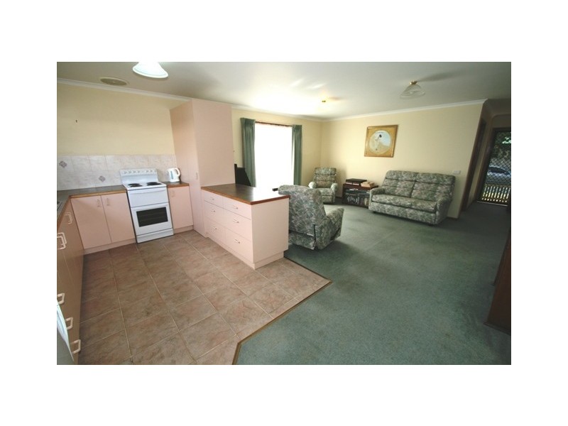 17 Rita Avenue, Cowes VIC 3922