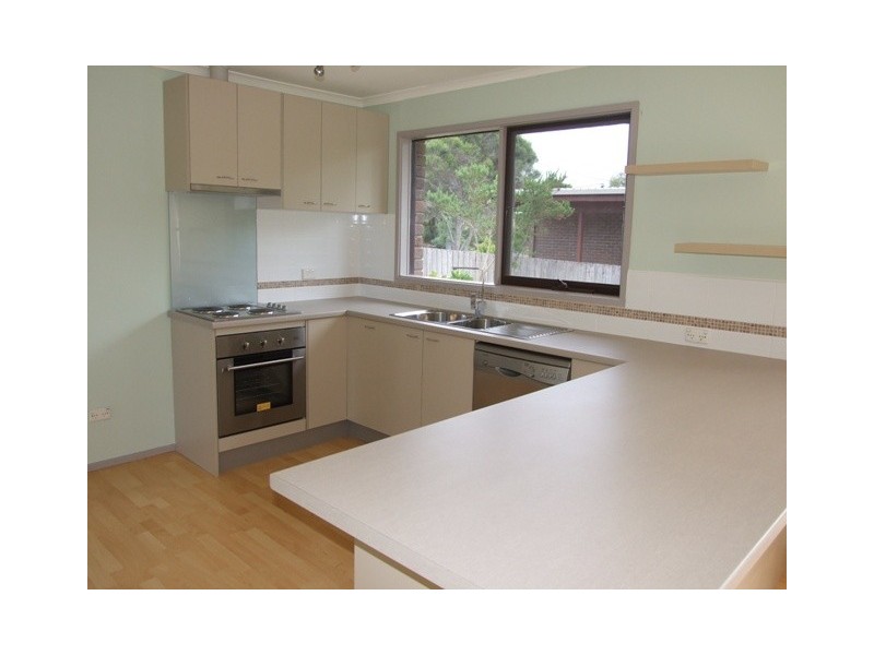 35 Birdwood Avenue, Cowes VIC 3922