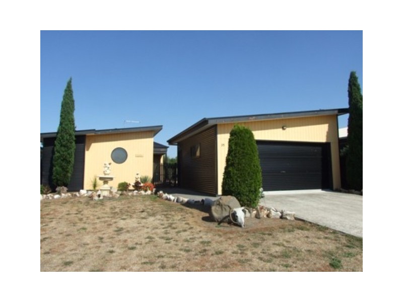 35 Katherine Ccrt, Cowes VIC 3922