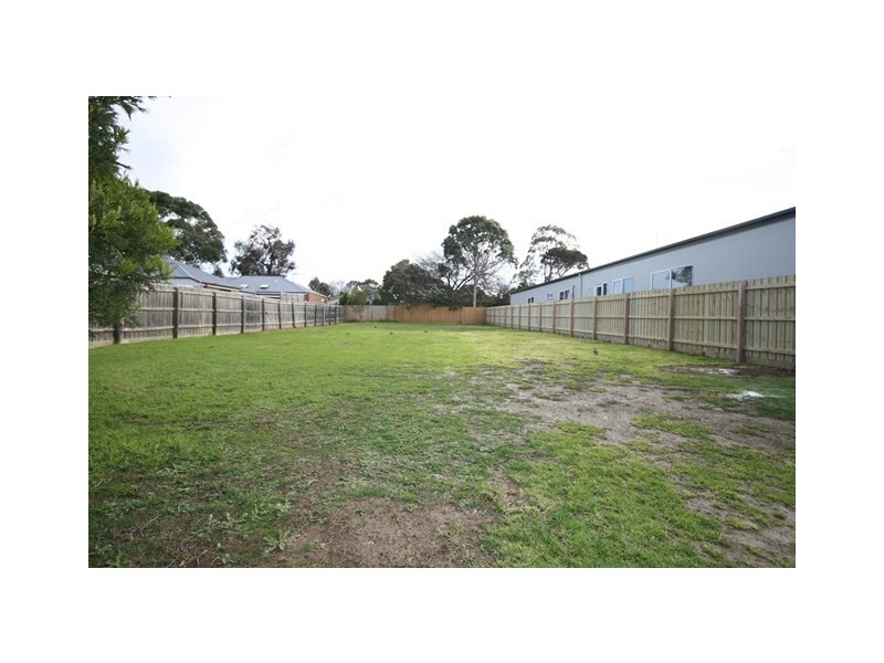 32 Jenner Avenue, Cowes VIC 3922