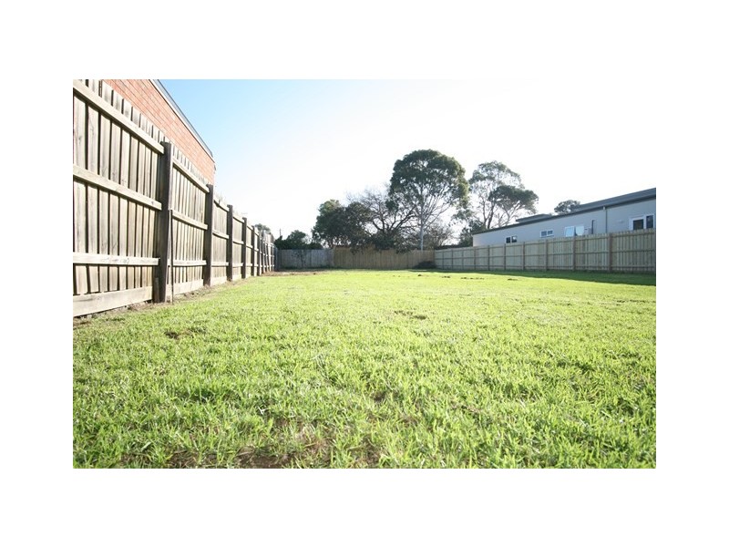 32 Jenner Avenue, Cowes VIC 3922