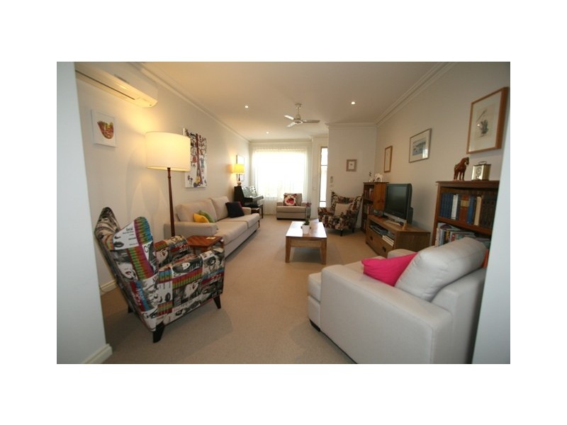 7/1A Leslie Avenue, Cowes VIC 3922