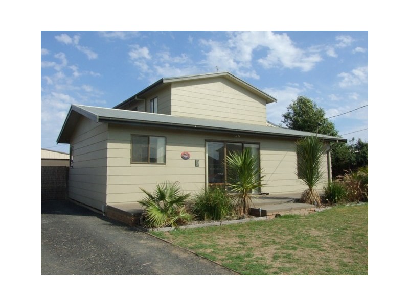 9 Barry St, Sunderland Bay VIC 3922