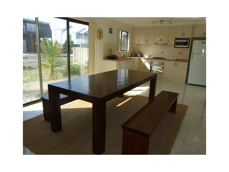 9 Barry St, Sunderland Bay VIC 3922