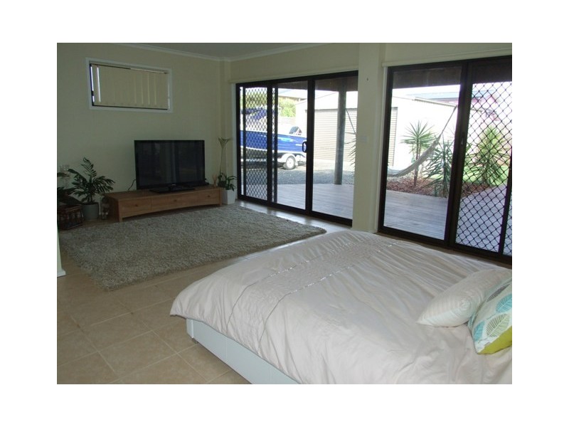 9 Barry St, Sunderland Bay VIC 3922