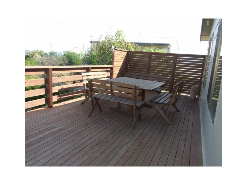 9 Barry St, Sunderland Bay VIC 3922