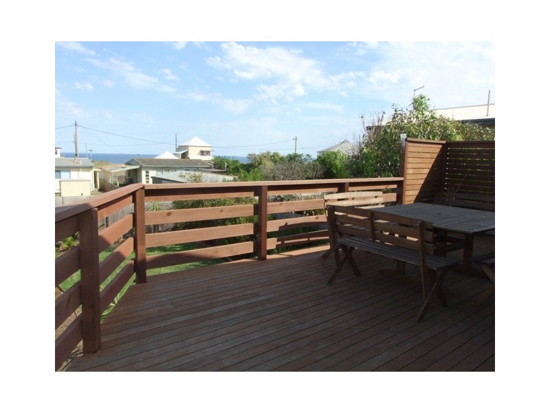 9 Barry St, Sunderland Bay VIC 3922