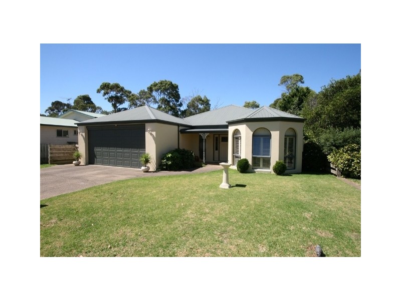 19 Walton Street, Cowes VIC 3922