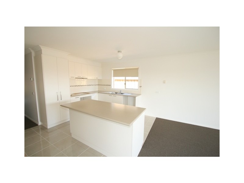 18 Rosella Grove, Cowes VIC 3922