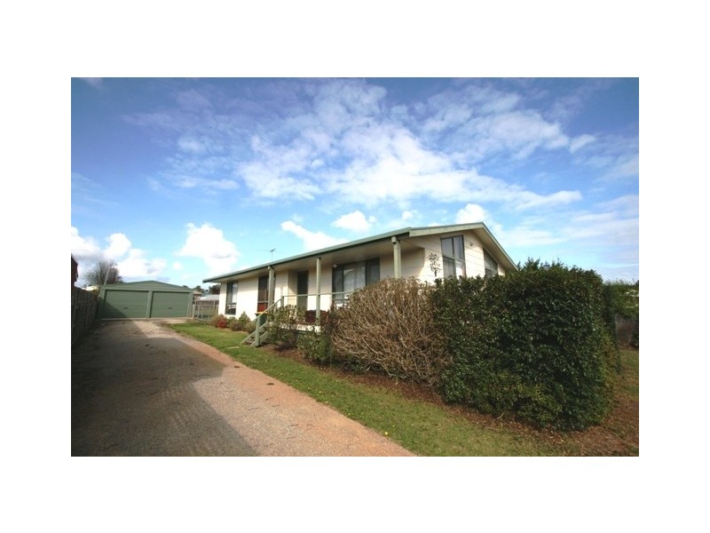 7 Waratah Close, Cowes VIC 3922