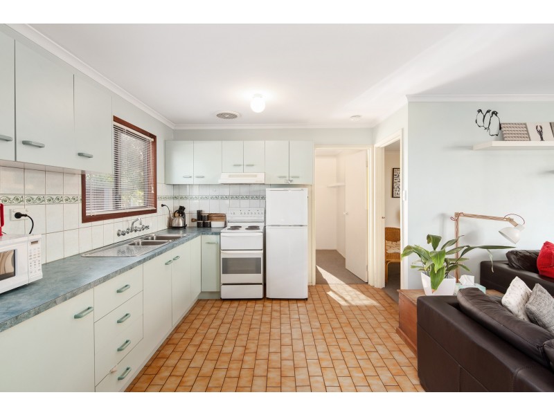 8 Dolphin Drive, Smiths Beach VIC 3922